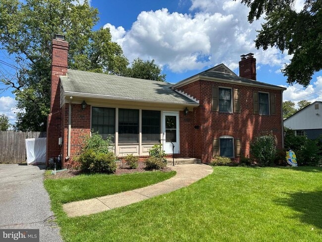 Building Photo - 6103 Swansea St Rental