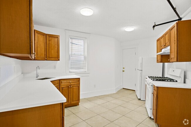 Building Photo - 2 Walnut St Unit #2 Rental