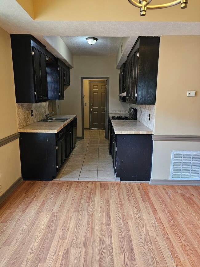 Photo - 472A Brendalwood Dr