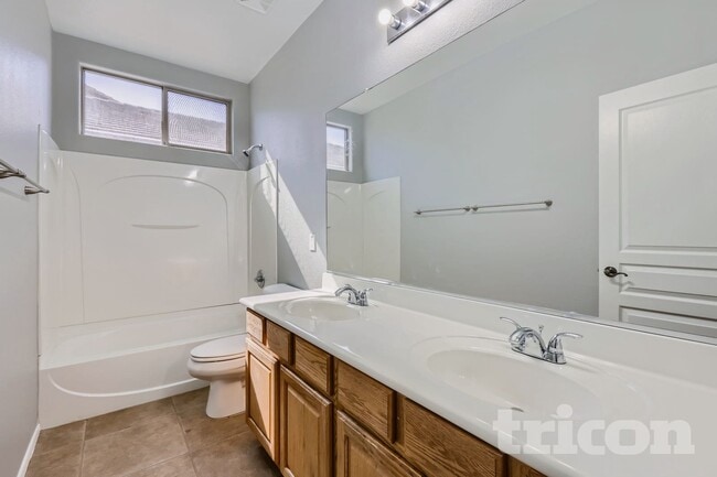 Photo - 44196 Vineyard St