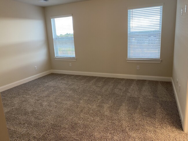 Photo - 365 Coleman Ct