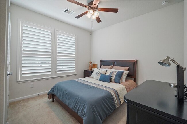 10003 Cimarron Canyon Ln