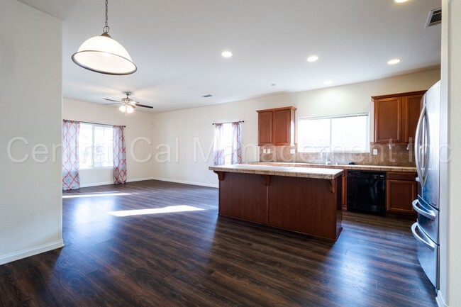 Photo - 4 Bedroom/2 Bath Home with solar in Desire...
