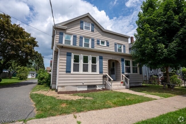 Building Photo - 314 Monroe St Rental