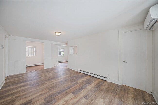 Photo - 32 Dewey St