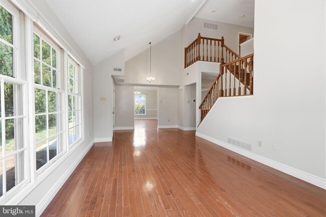 Photo - 7 Walton Ct