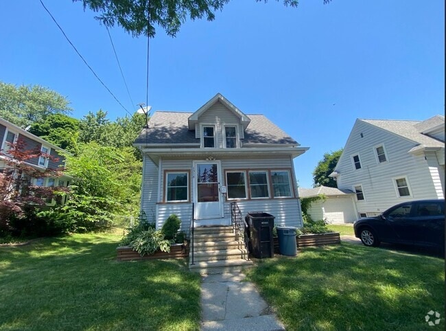 Building Photo - 1318 Leroy St Rental