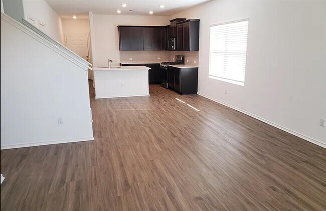 Photo - 3313 Dusted Daisey St Casa