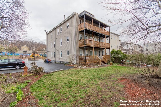Building Photo - 126 Minden St Unit 3 Rental