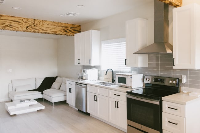 Photo - 337 N 13th St