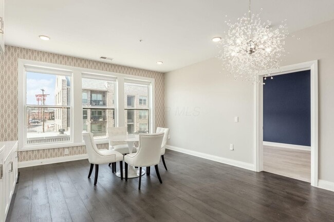 Photo - 751 N 6th St Unidad 204