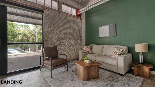 Photo - 700 E Union St Unidad 150