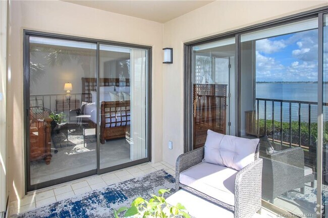 Building Photo - 4440 NE Sandpebble Trce Unit 201 Rental