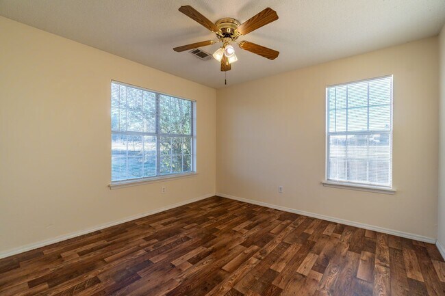 Photo - Charming 3 Bed/ 2 Bath Home in Greenwood (...