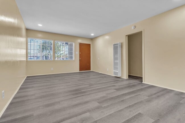 Photo - 1239 W Carlton Pl