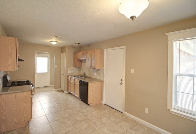 Photo - 1430 Hade Falls Ln