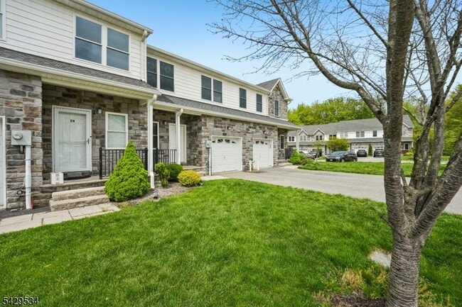 Photo - 26 DeCroce Ct