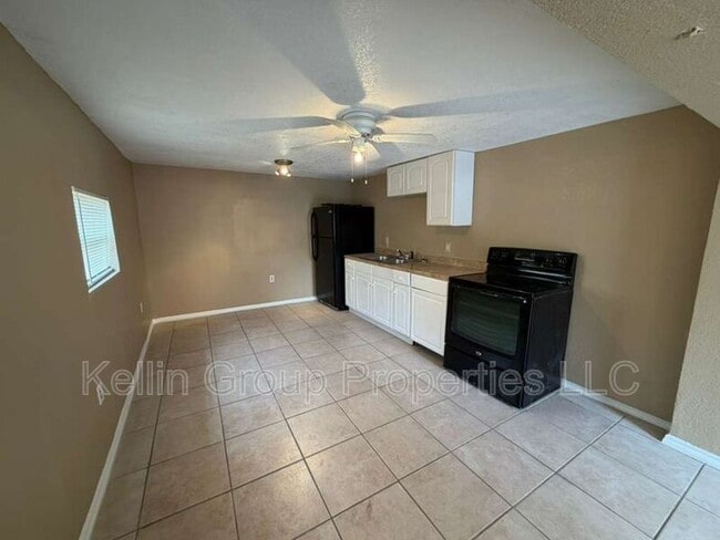 Photo - 2917 Sanchez St Unit Apt B