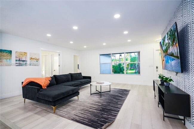 Photo - 1244 Garfield St