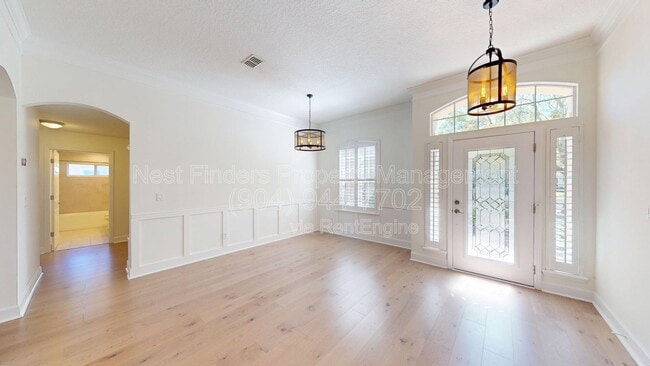 Photo - 283 Holland Dr