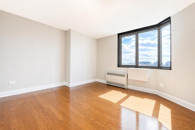 Photo - 3333 Broadway Unit C18K