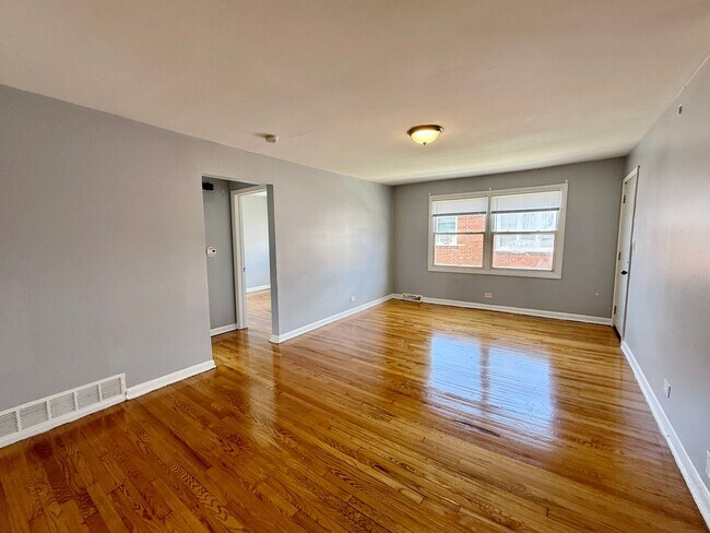 Photo - 122 N Menard Ave Unit 122 N Menard ave -  2B