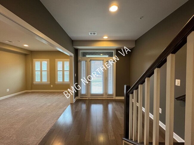 Photo - 43339 Stadium Ter