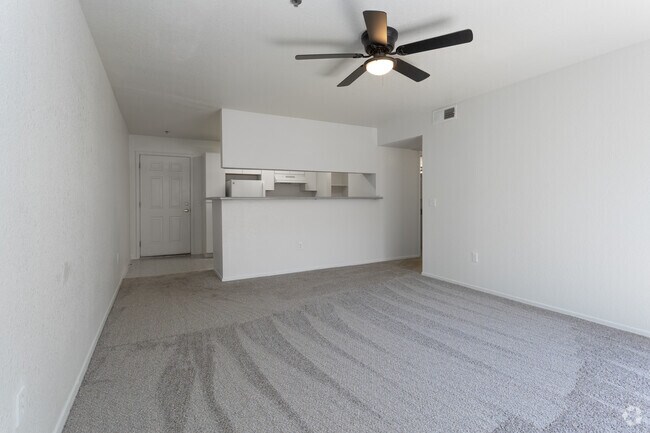 2BR, 2BA - 910SF