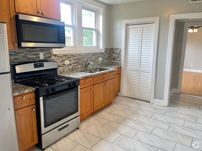 Building Photo - 7822 S Kingston Ave Unit 2 Rental
