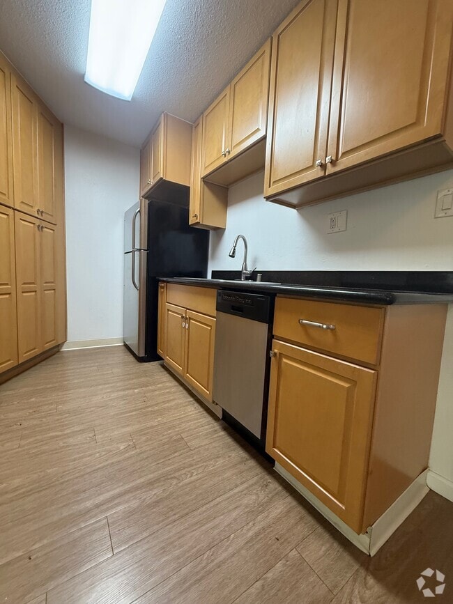 Building Photo - 1823 Lincoln Ave Unit 201 Rental