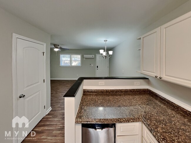 Photo - 305 S Spargo St