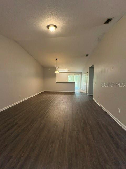 60 Plainview Dr