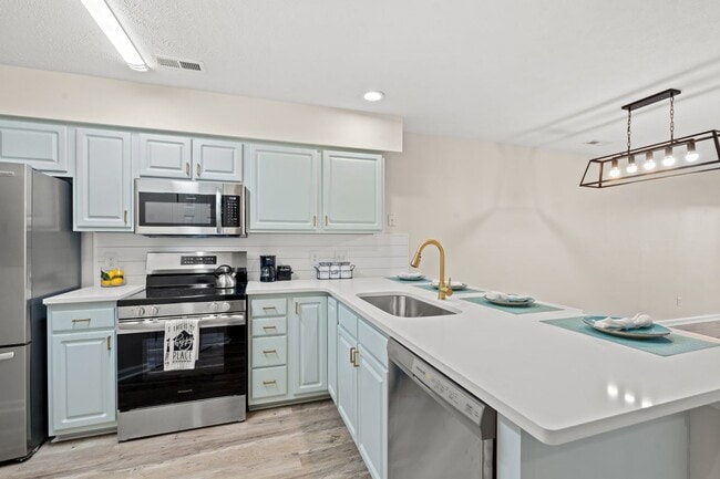 Photo - 412 Pinehurst Ln Unit 15-F