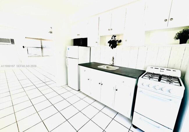 Photo - 1004 N 16th Ave Unit 1