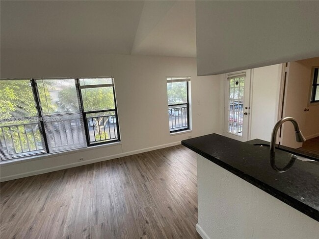 Photo - 8739 NW 39th St Unidad 8739