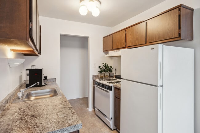 Photo - Tuscan Shores Apartments