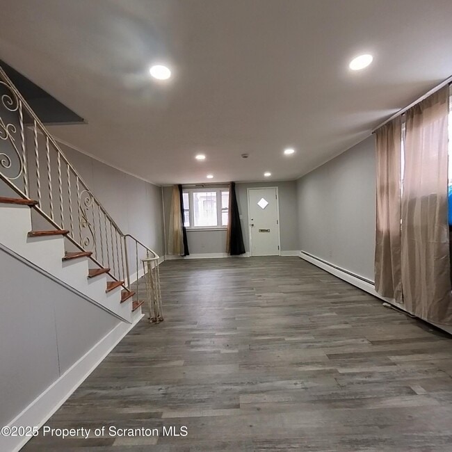 Photo - 37 Hickory St