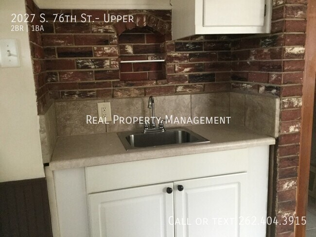 Photo - 2027 S 76th St