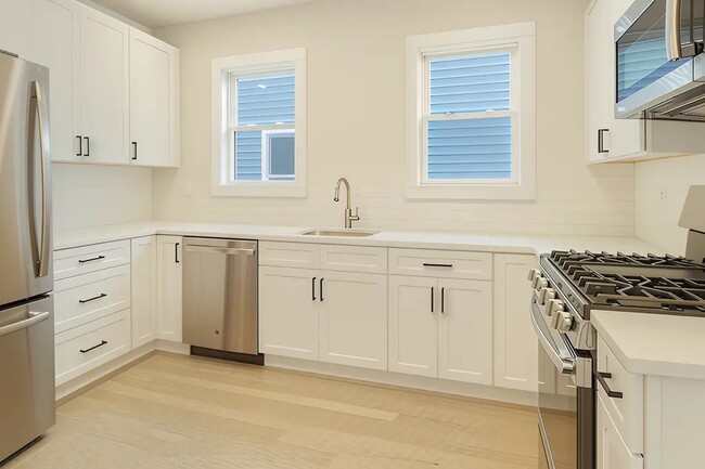 Building Photo - 50 Crescent Ave Unit 2 Rental