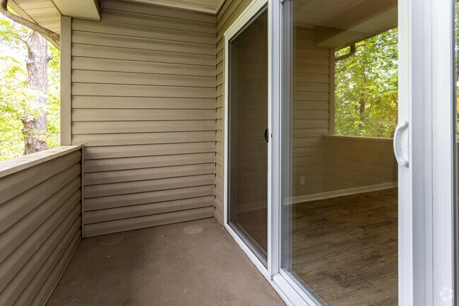 2 BR, 2 BA - 1,175SF