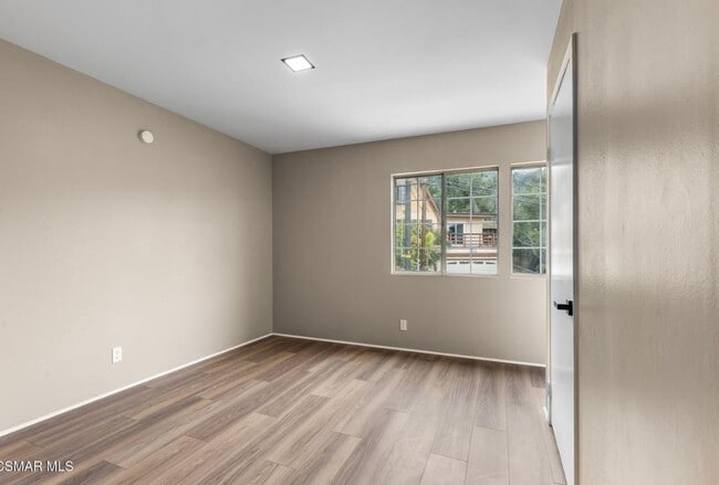1165 McKnight Rd Unit B