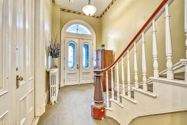 Photo - 654 Tremont St