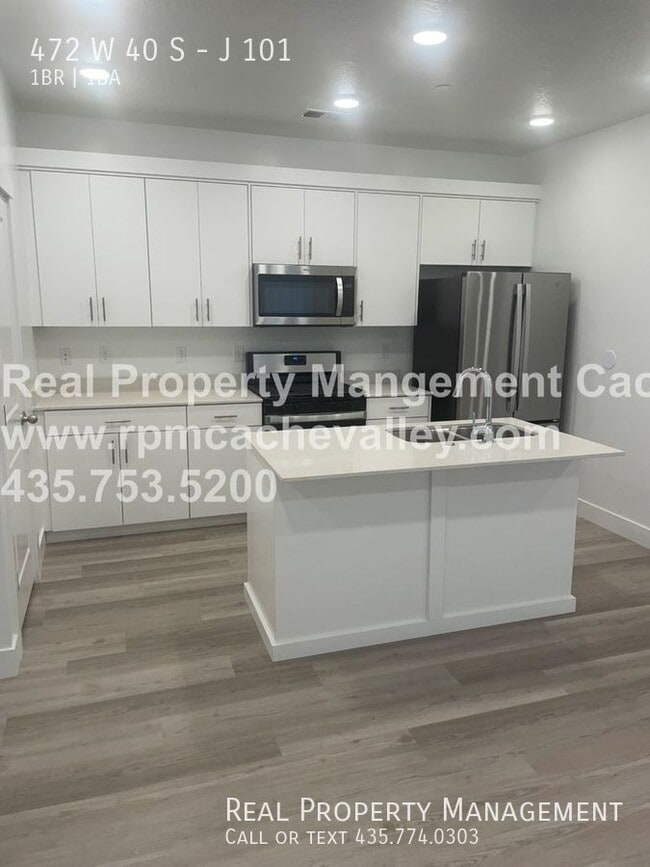 Building Photo - 472 W 40 S Unit J 101