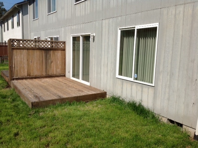 Back Deck - 935 College Ln NE