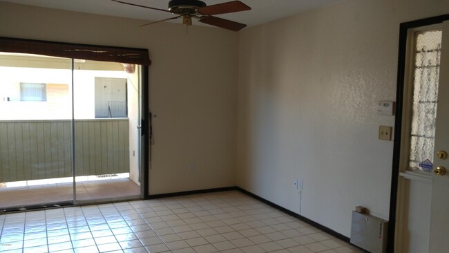 Photo - 729 W Coolidge St Apartment Unit 211