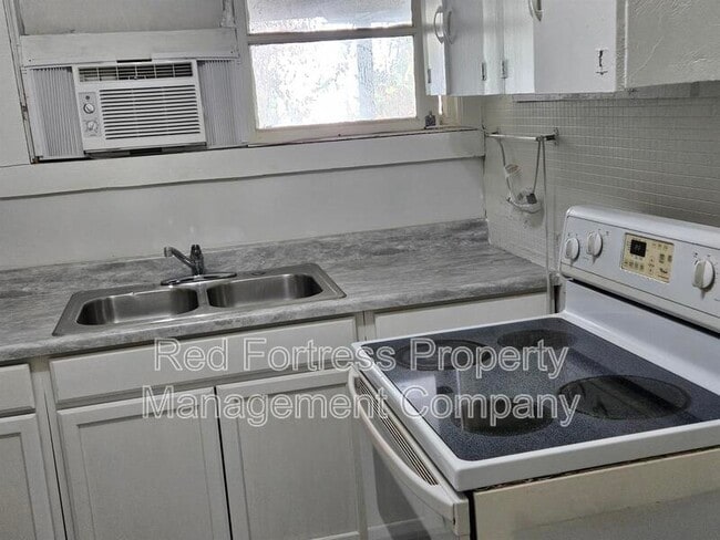 Photo - 3810 Desoto Ave