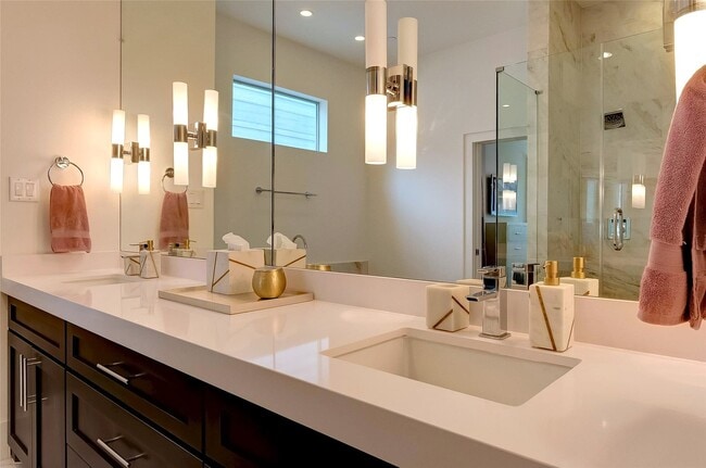 Building Photo - 1914 Maryland St