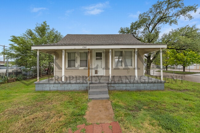 Building Photo - 1501 S Walnut St