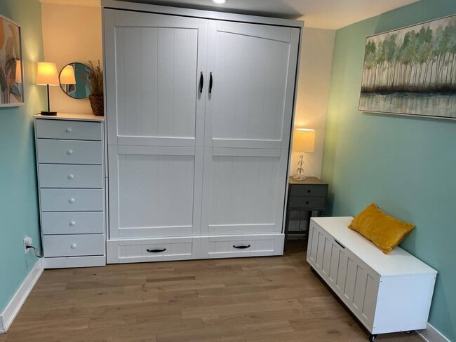 Photo - 293 E Bringhurst St