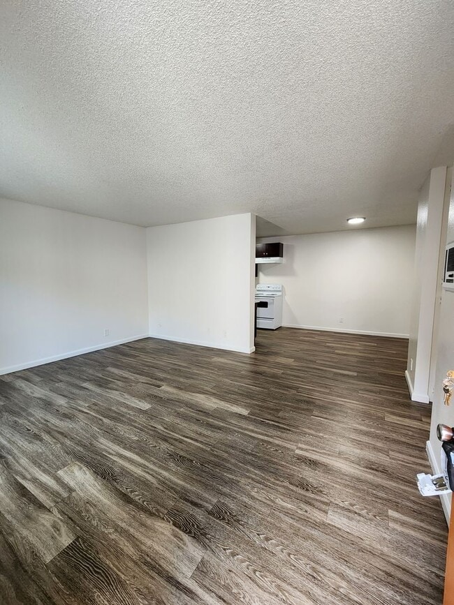 Photo - 3 bed, 2 bath Unit 38K